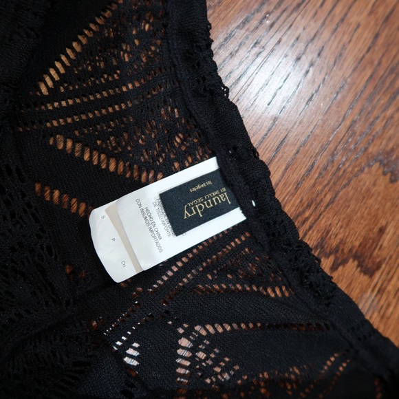 Beach Cover- Shorts - Picture 2 of 3